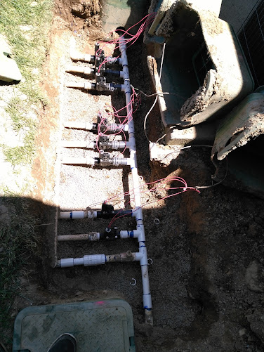 Irrigation valve manifold